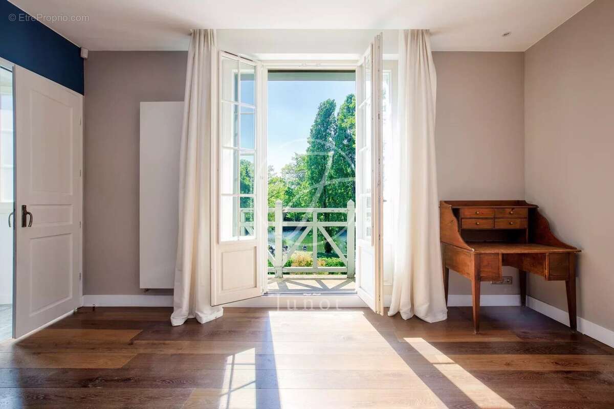 Maison à LE VESINET