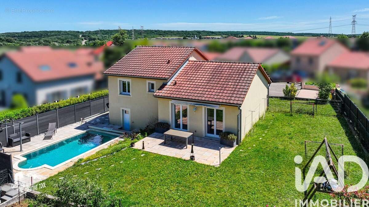 Photo 2 - Maison à SAINT-PRIVAT-LA-MONTAGNE