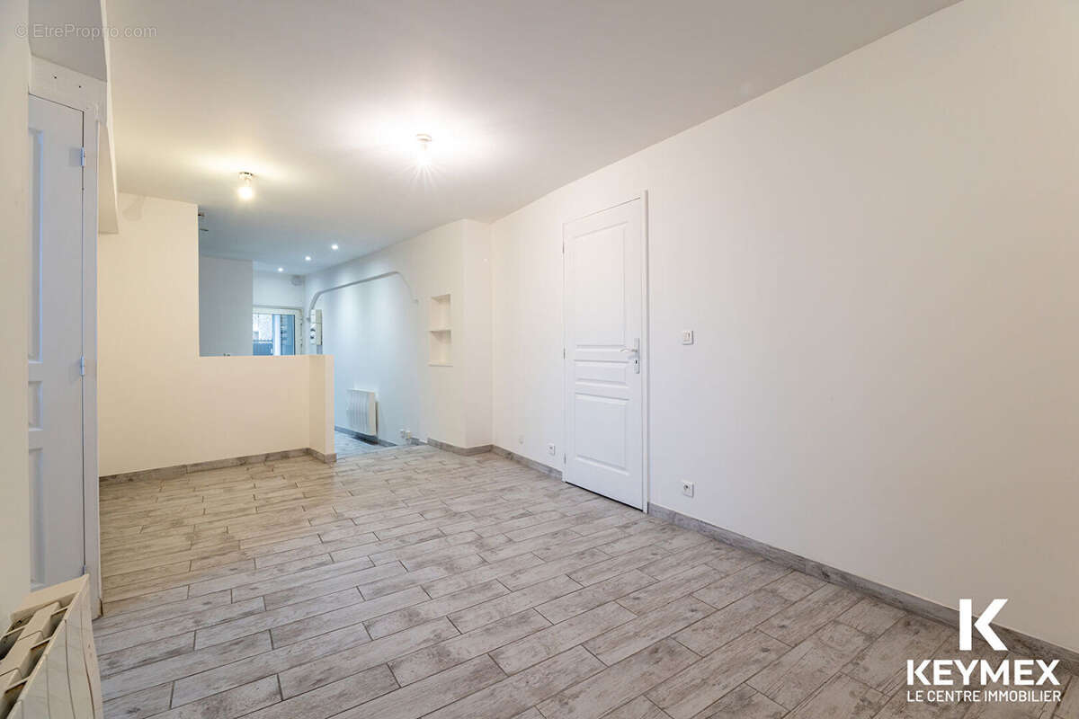 Appartement à NOAILLES