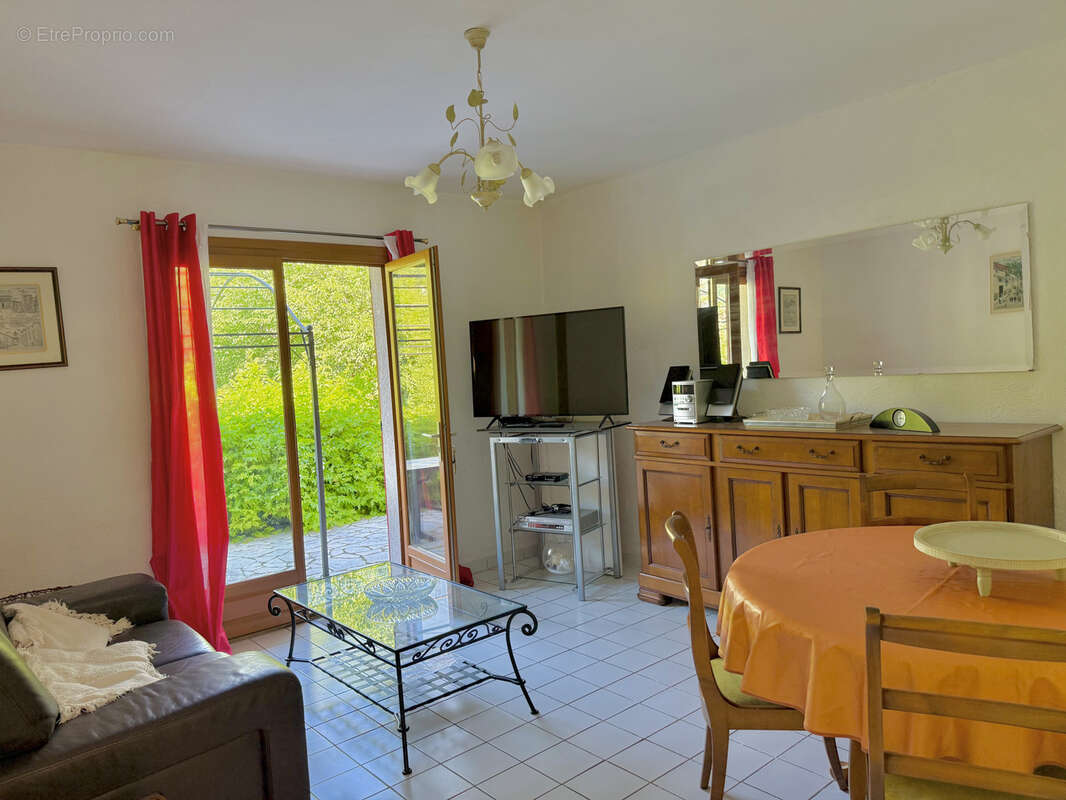 Maison à TOURRETTES-SUR-LOUP