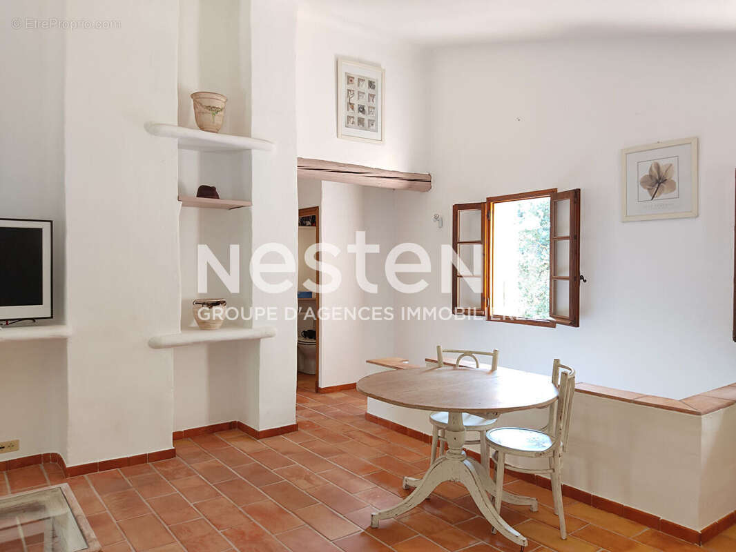 Maison à LA GARDE-FREINET