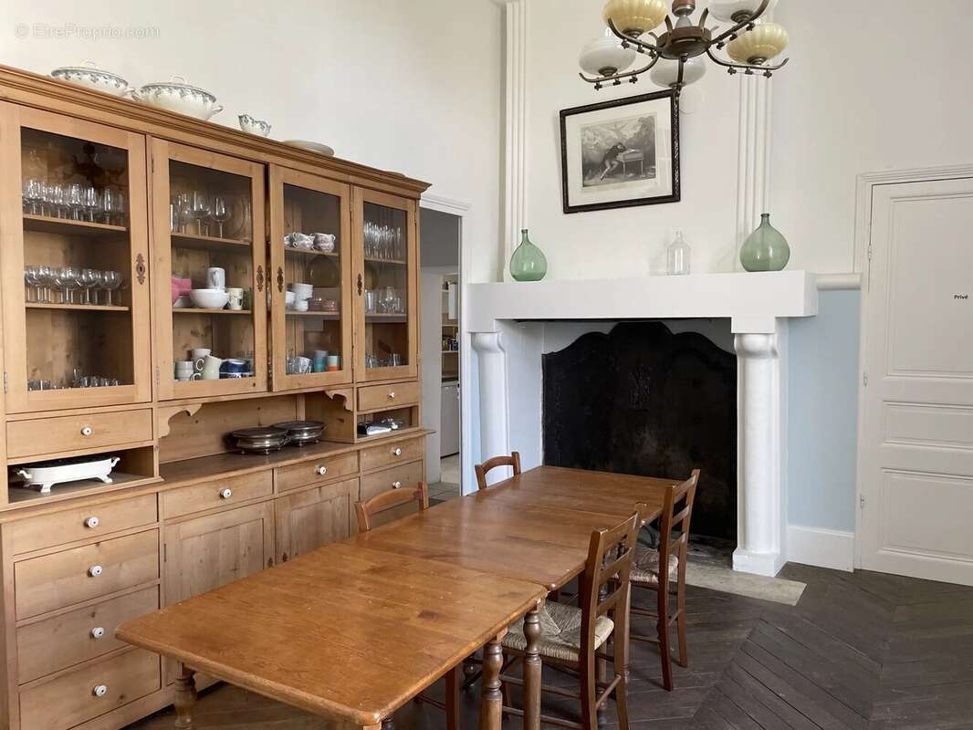 Maison à SAINT-JEAN-D'ANGELY