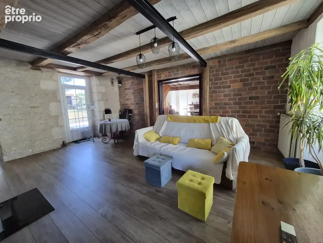 Maison en pierre rénovée en plein cœur de Ste Hermine - photo 9