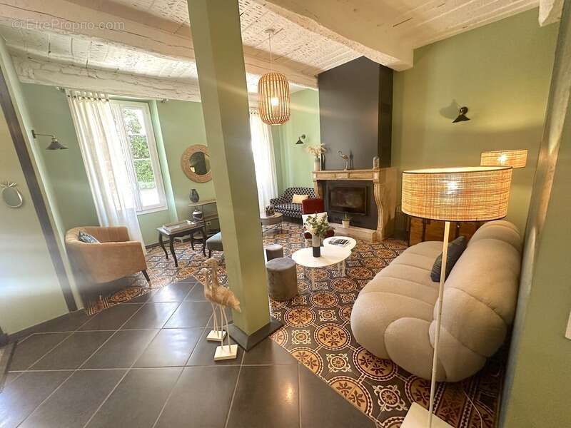 Commerce à COLLOBRIERES