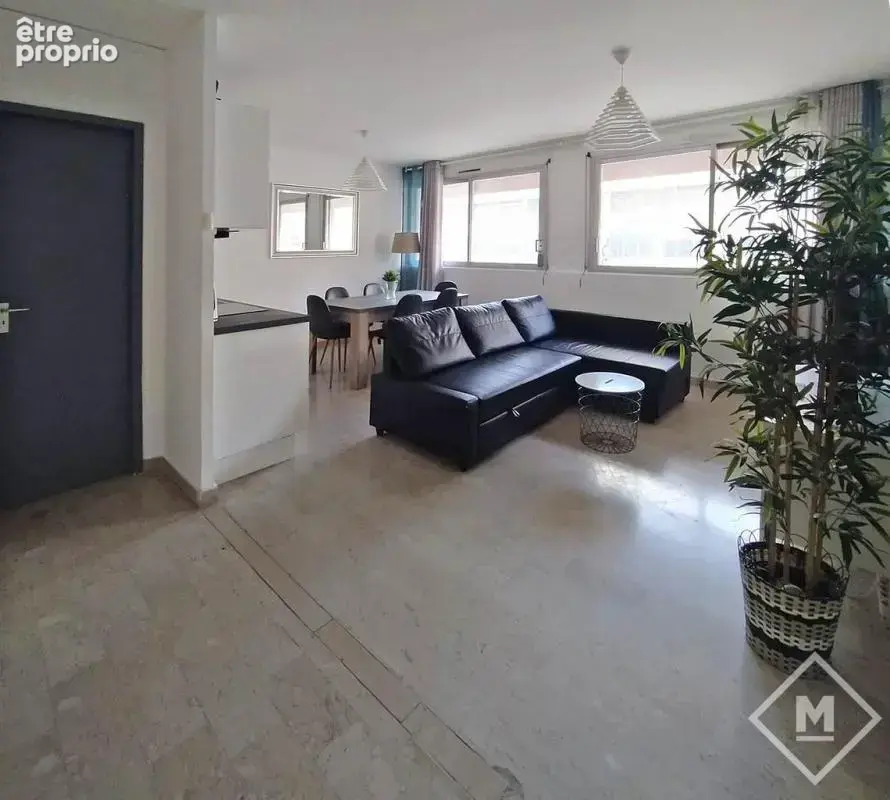 T4 Spacieux de 80m² à Vendre au Cœur du 7ème arrondissement de Marseille - photo 4