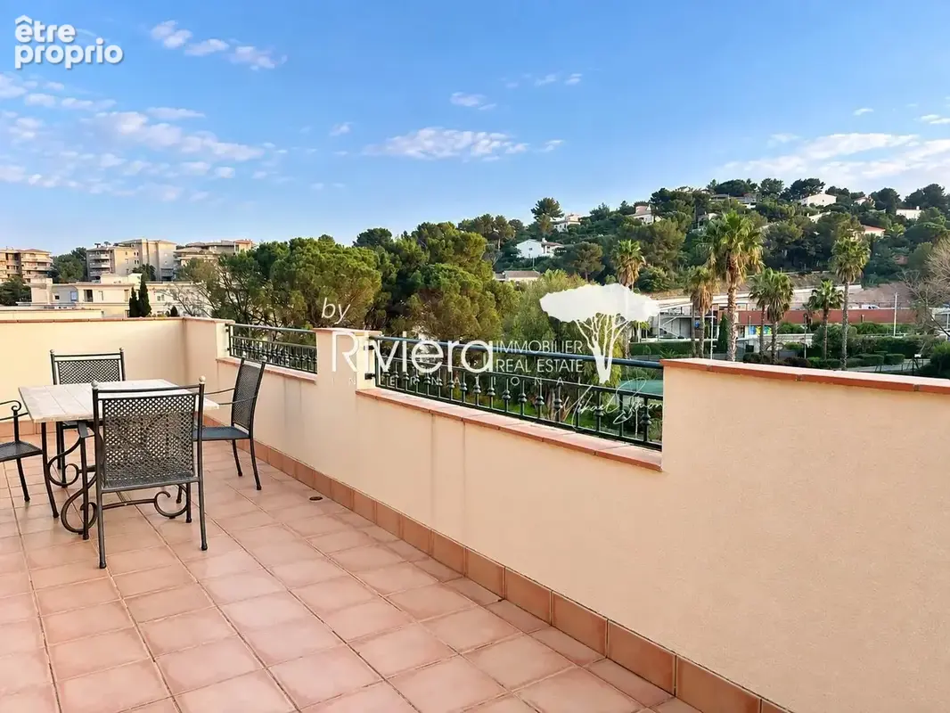 TOP FLOOR - 4 Chambres - 2 Terrasses - Résidence avec Pisci - photo 2