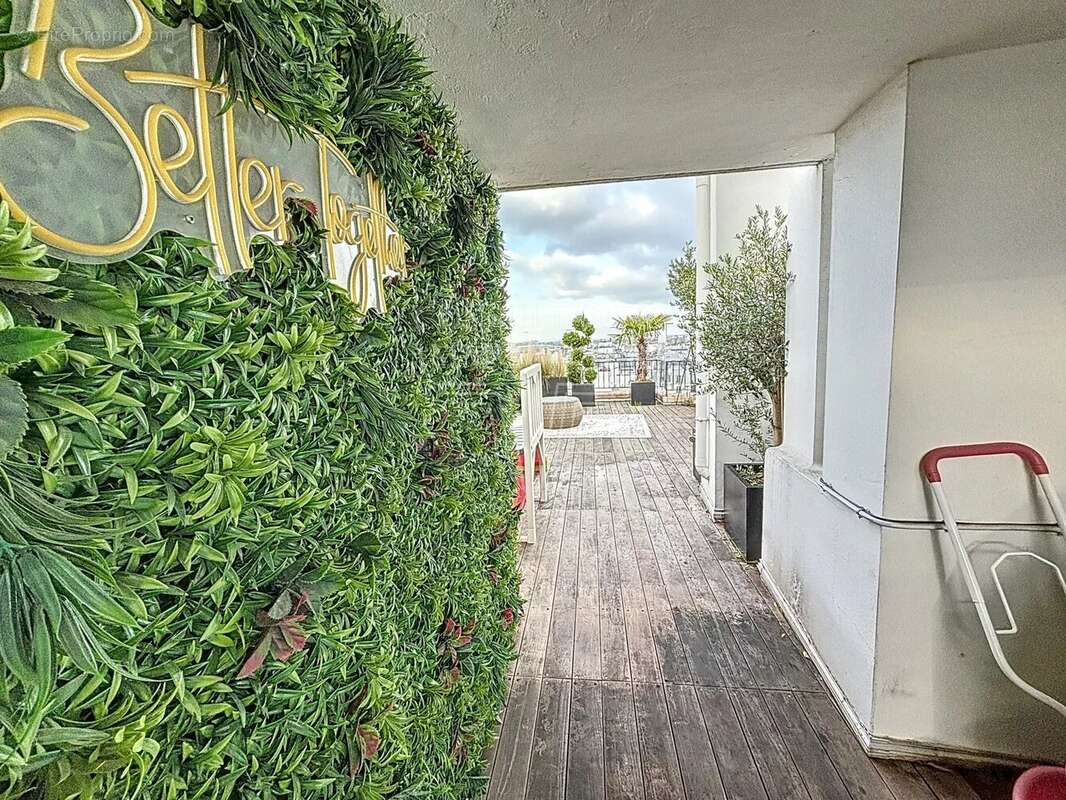Appartement à NEUILLY-SUR-SEINE