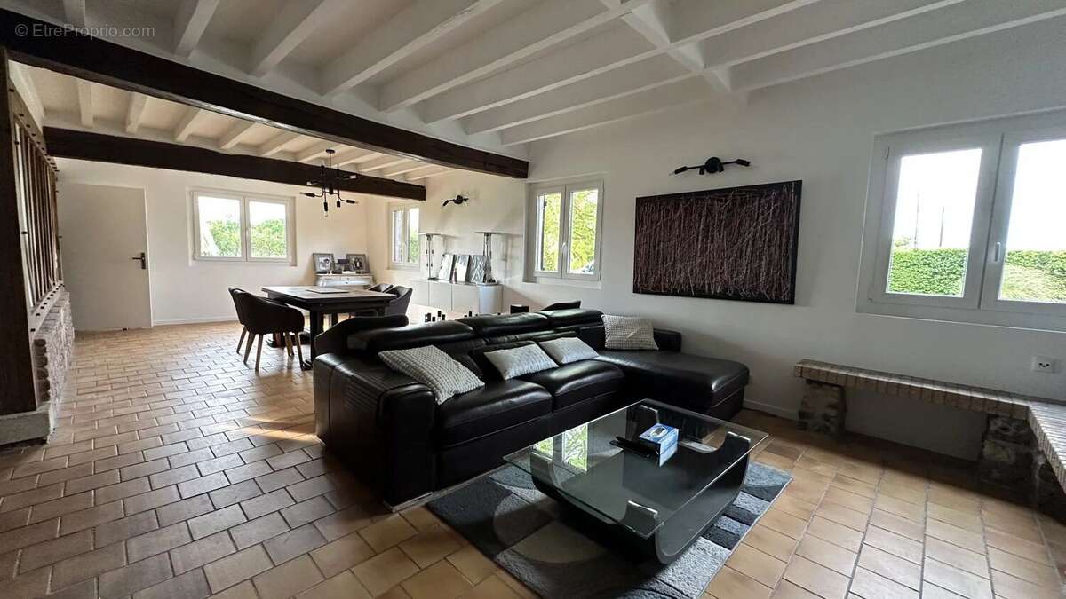 Maison à EPAIGNES