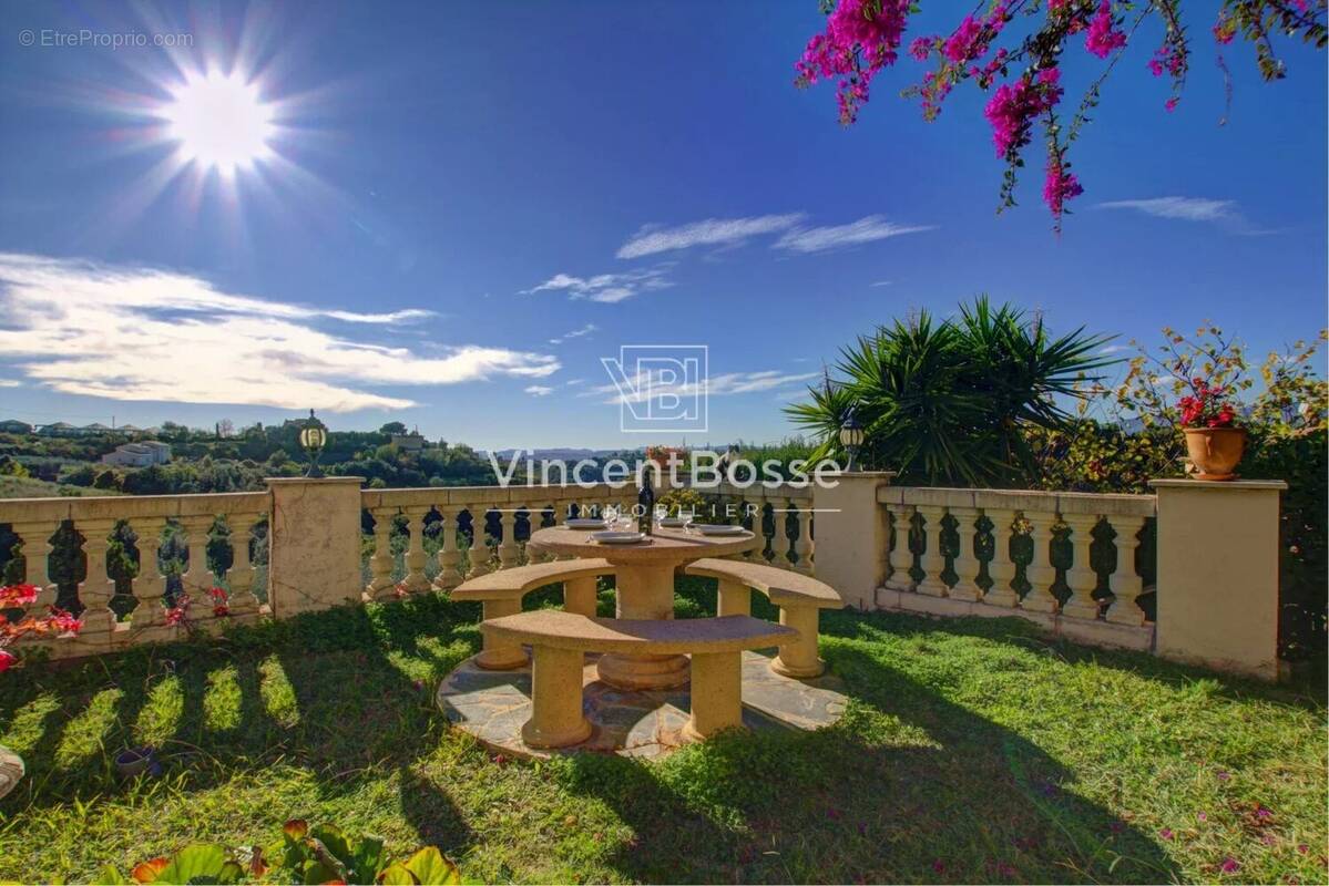 Maison à SAINT-LAURENT-DU-VAR