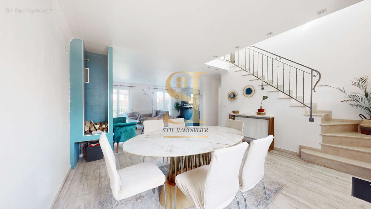 Maison à VIGNEUX-SUR-SEINE