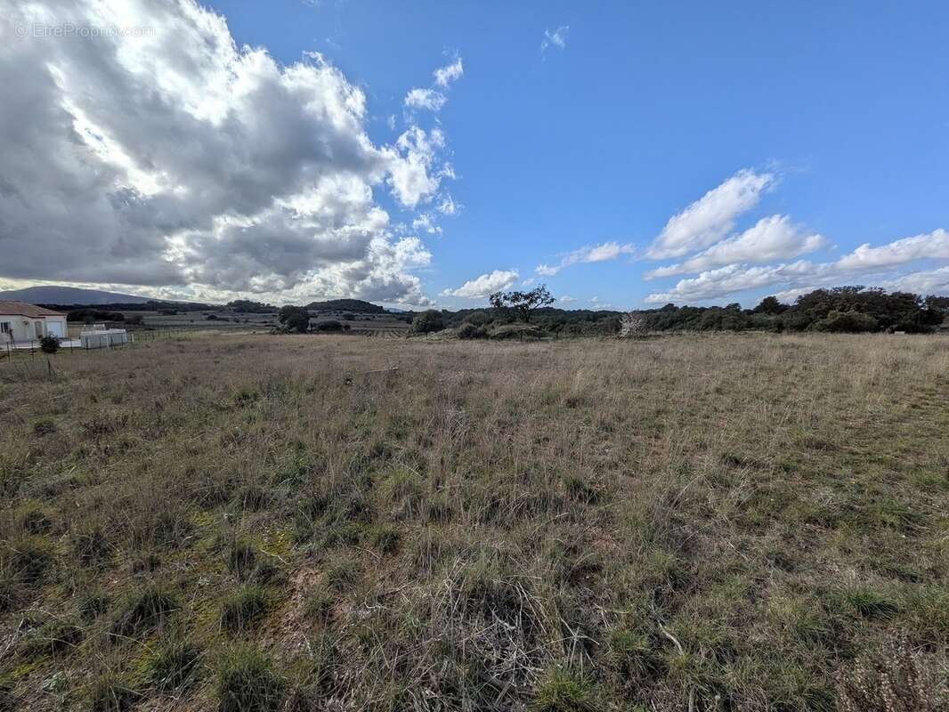 Terrain à ESCALES