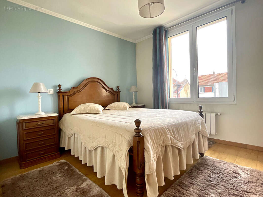 Maison à SARTROUVILLE