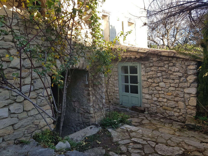 Exclusivité - Demeure d’exception du XVe siècle au cœur de la Provence - Saint Trinit (Vaucluse) - photo 7