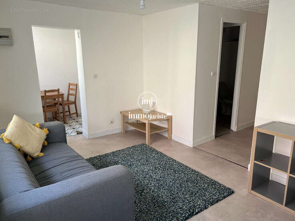Appartement 420 m² à Limoges  - photo 4