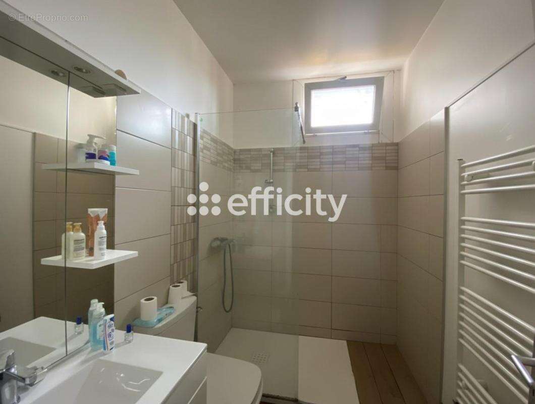 Maison 161 m² à Saint-Andre-De-Cubzac  - photo 7
