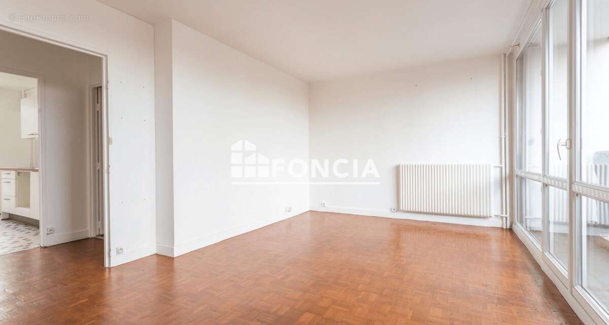 Appartement à MORANGIS