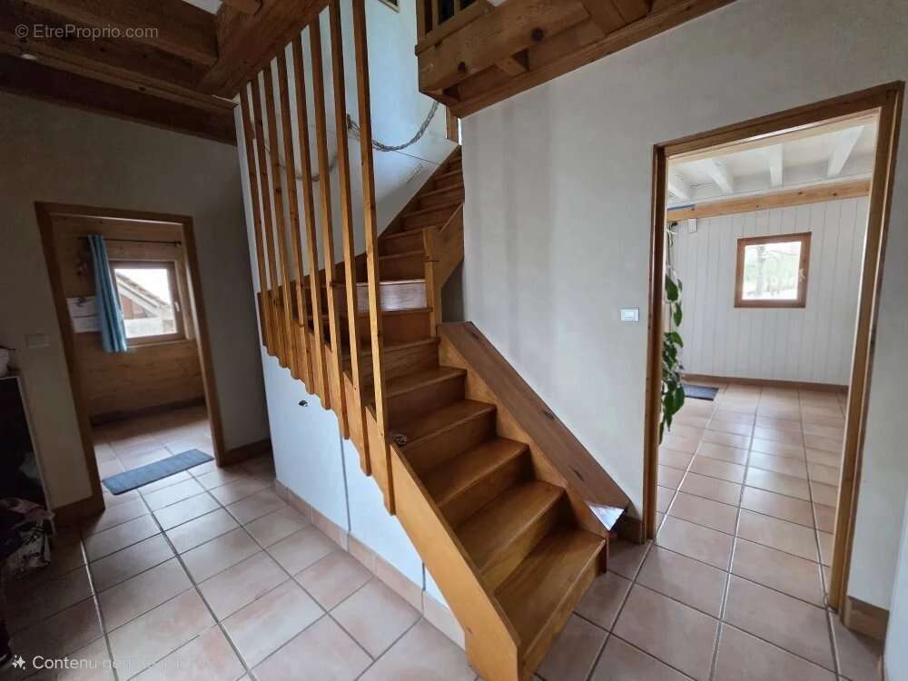 Maison à MIRIBEL-LANCHATRE