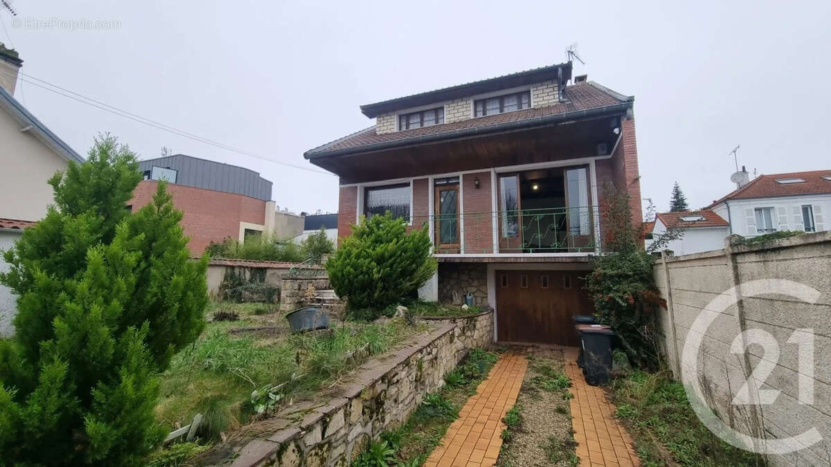 Maison à SAINT-MAUR-DES-FOSSES