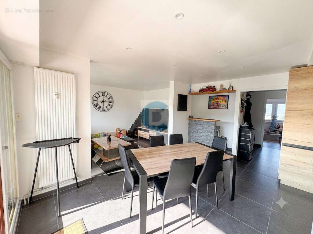 Appartement T4 avec garage, cave, balcons   La Roche-sur-Foron (74800) - photo 4