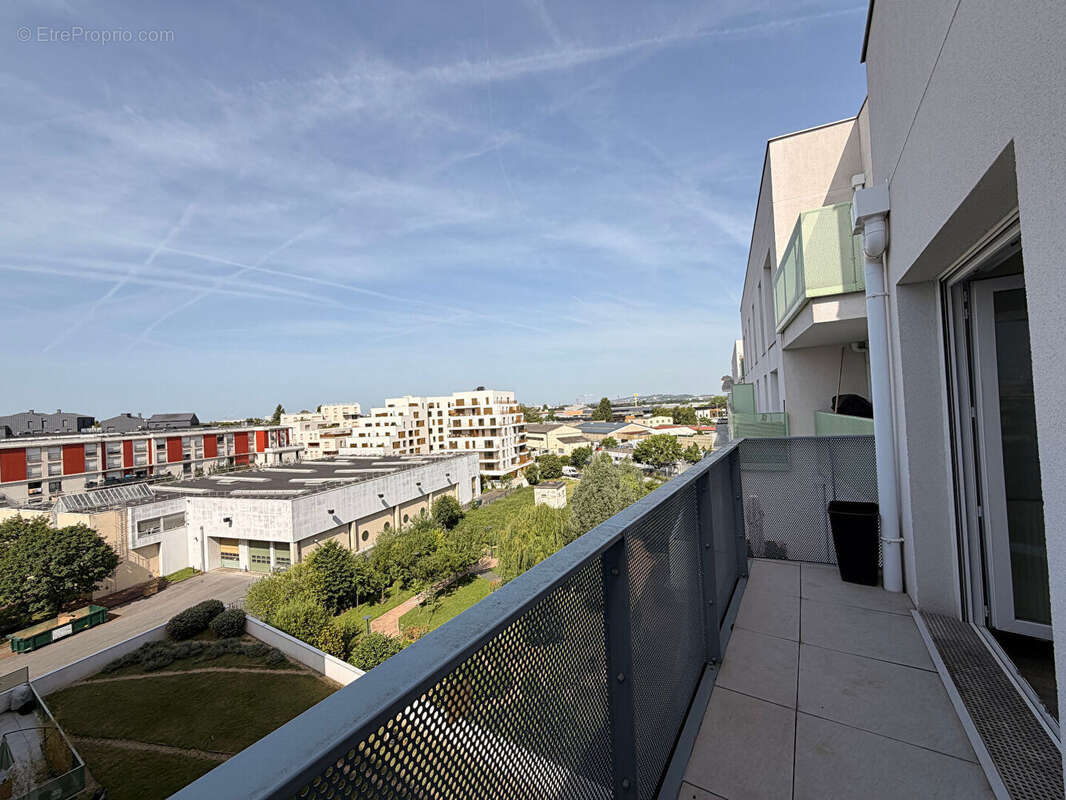 Appartement à VILLENEUVE-LA-GARENNE