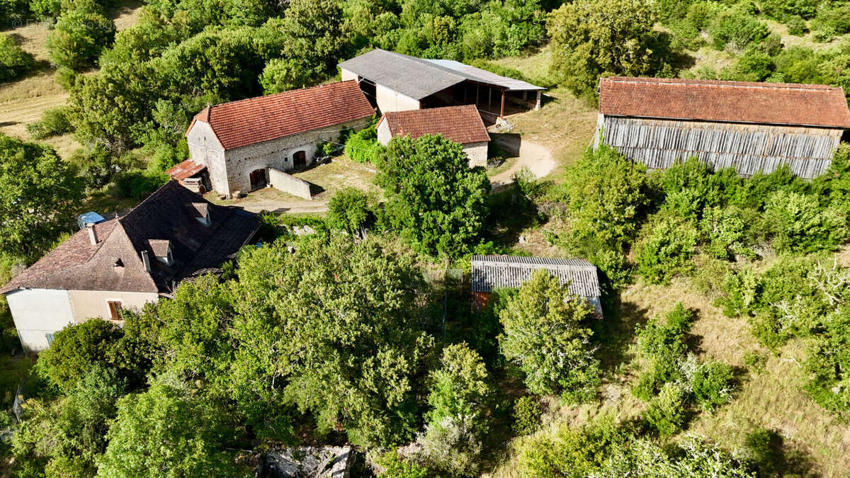 Corps de ferme 7 bâtiments sur 8 ha - photo 4
