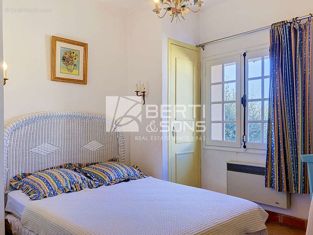 Appartement à MANDELIEU-LA-NAPOULE