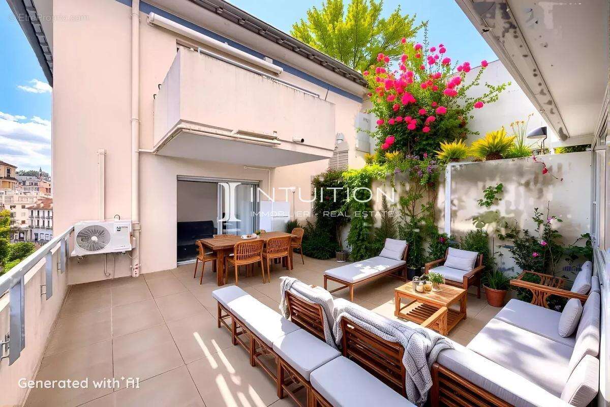 Cannes - Centre : 2 pièces avec imposante terrasse et parking - photo 4