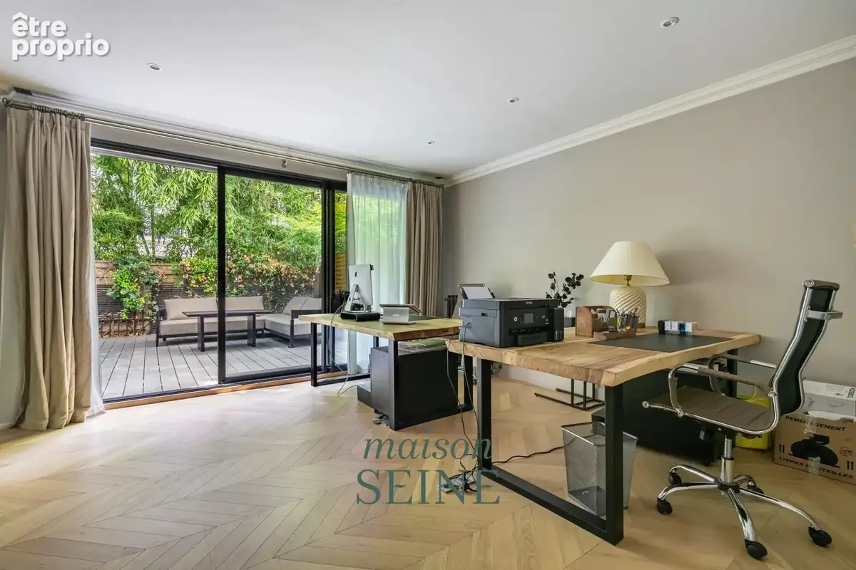 Neuilly sur Seine - Saint James - Hôtel particulier avec piscine et toit terrasse - Garage - photo 29