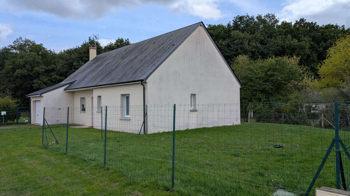 Maison à POCE-SUR-CISSE