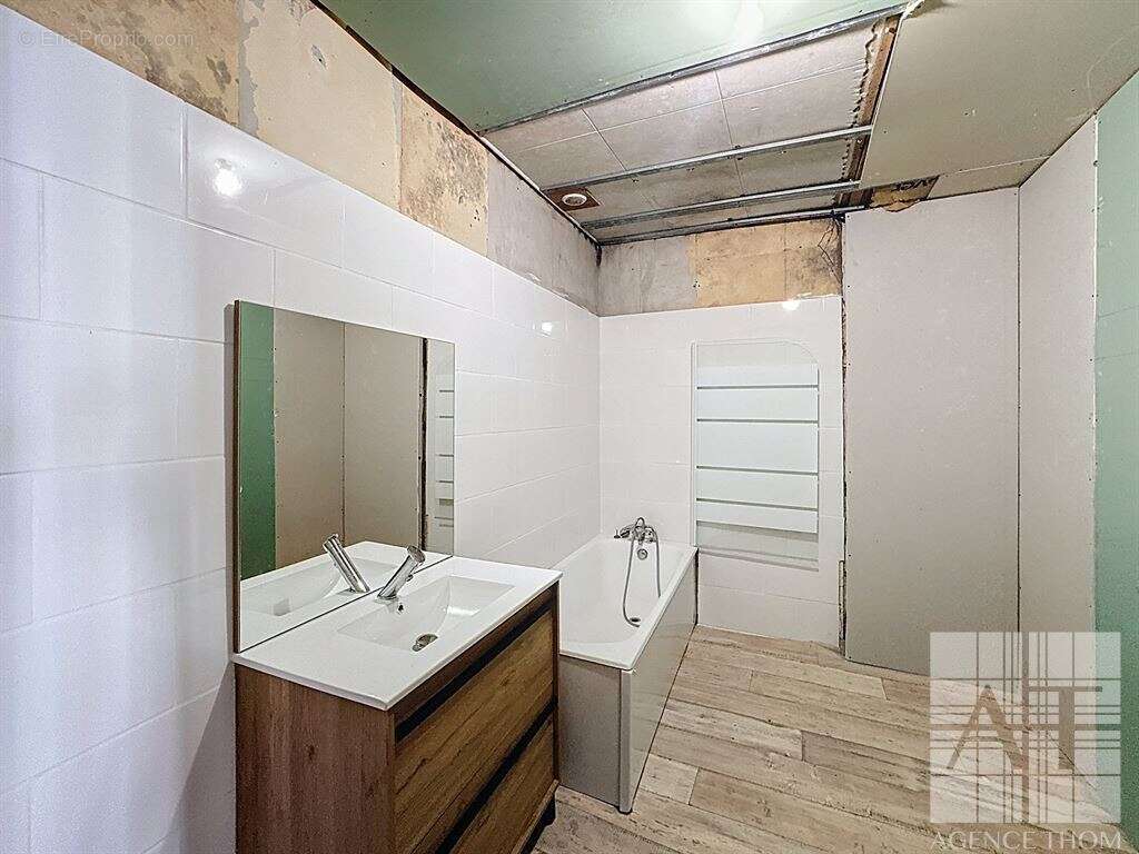 Maison à SAINT-HILAIRE-DU-MAINE