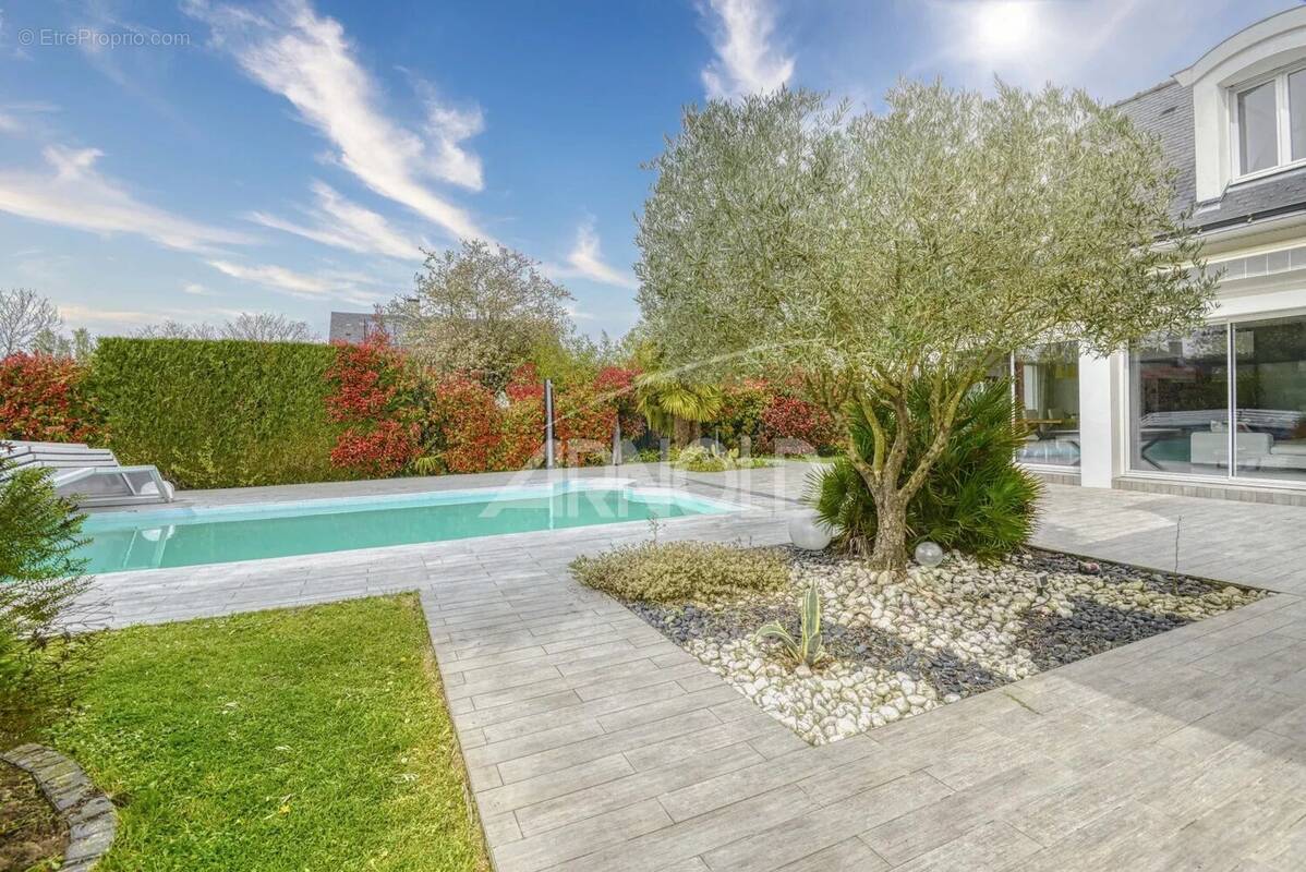 Maison à LA CHAPELLE-SUR-ERDRE