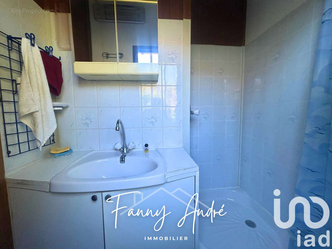 Photo 9 - Maison à LE CASTELLET