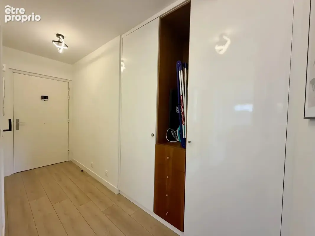 3 pièces rénové avec terrasse, vue mer et piscine - photo 13