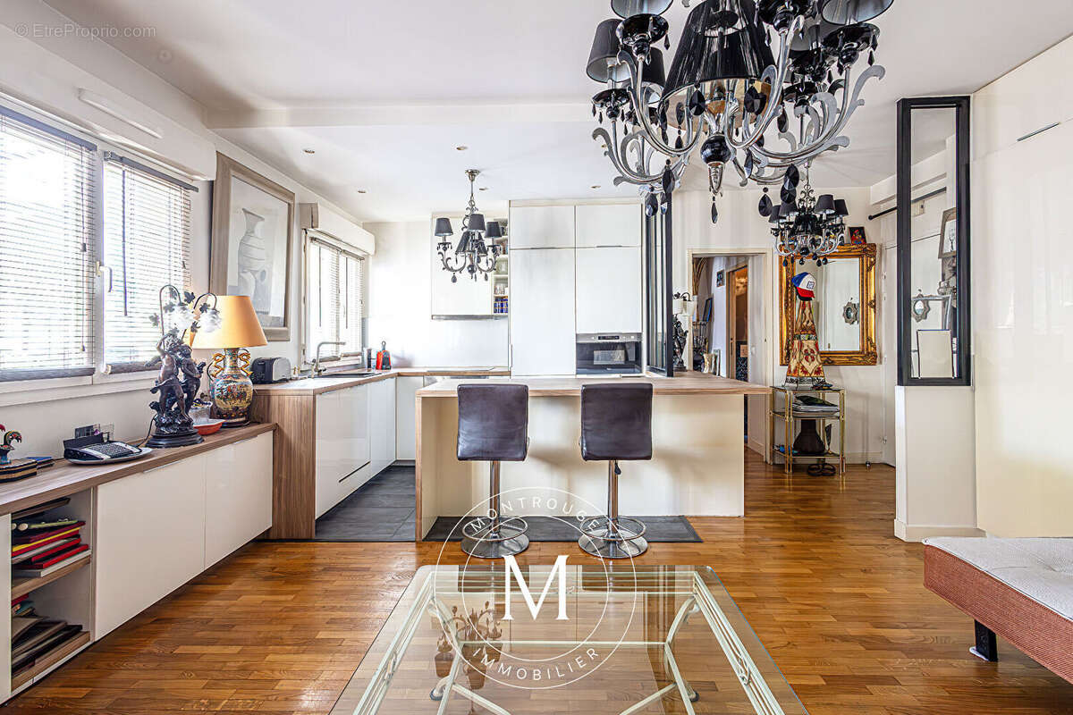 Appartement à LA GARENNE-COLOMBES