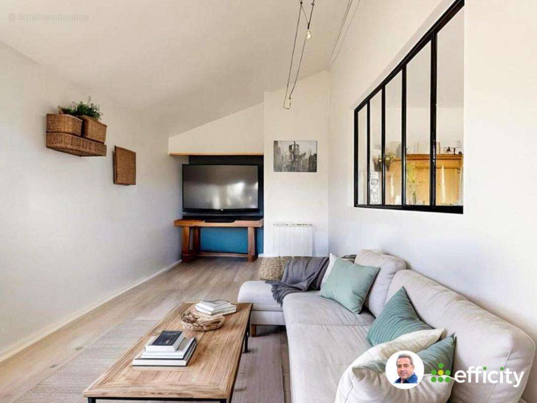 Maison à MONTMERLE-SUR-SAONE