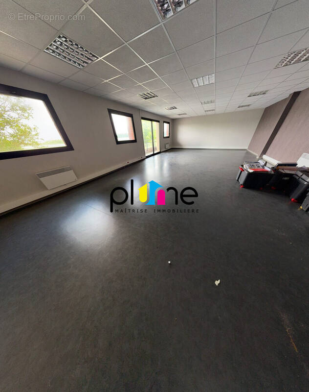 Commerce à COURRIERES