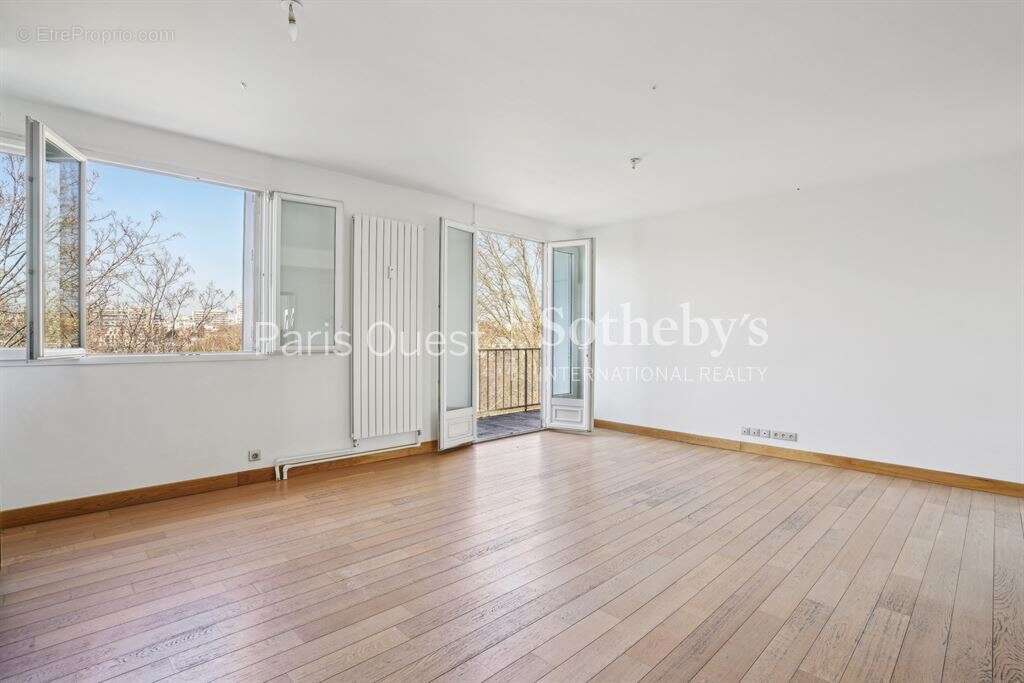 Appartement à NEUILLY-SUR-SEINE