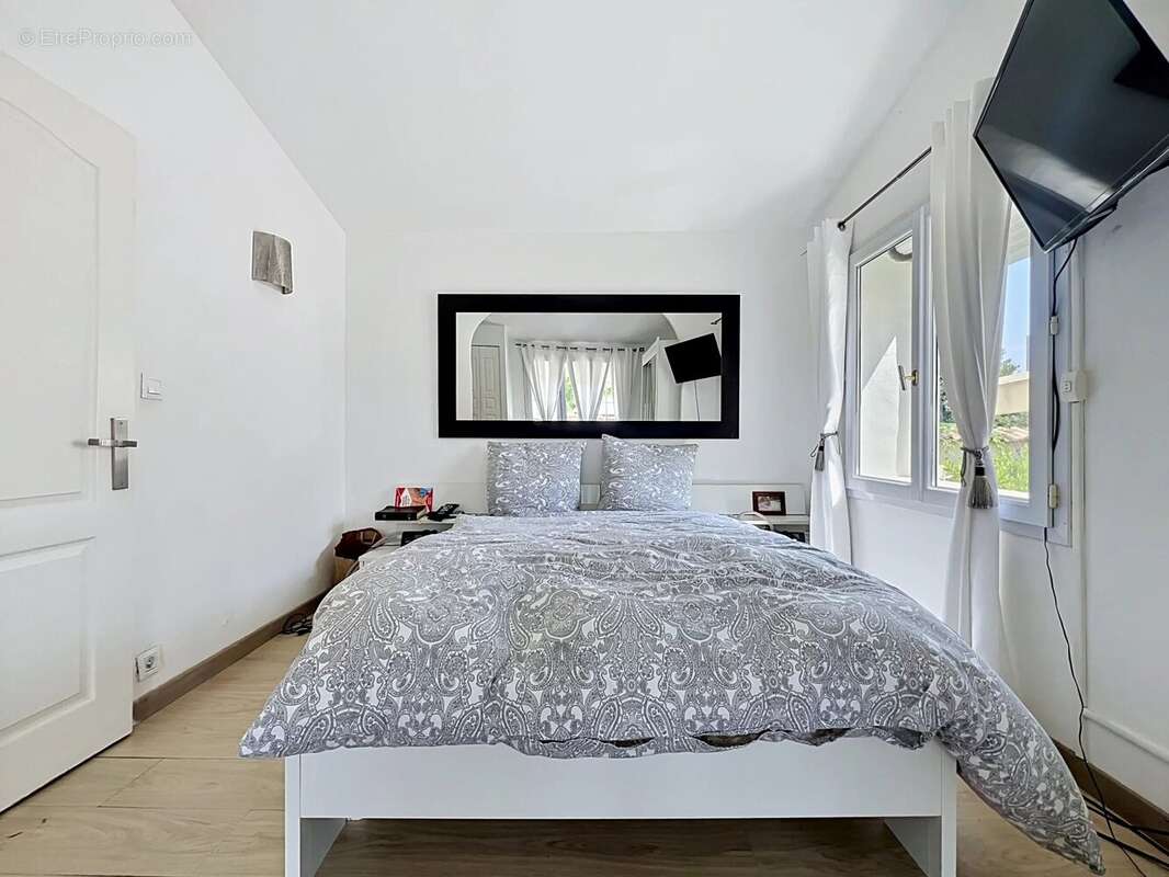 Maison à VILLENEUVE-LOUBET