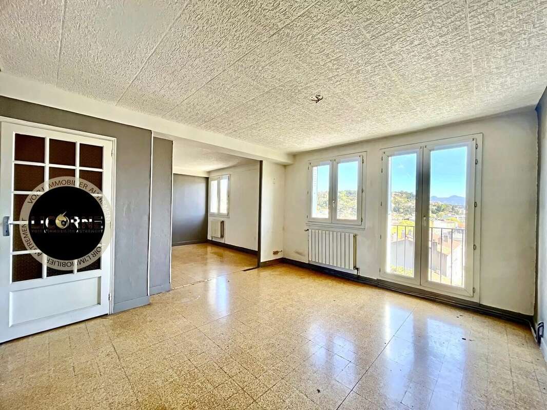 Appartement à MARSEILLE-11E