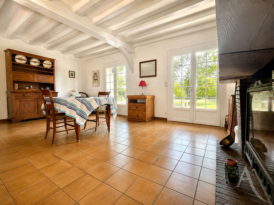 Maison à SAUBION