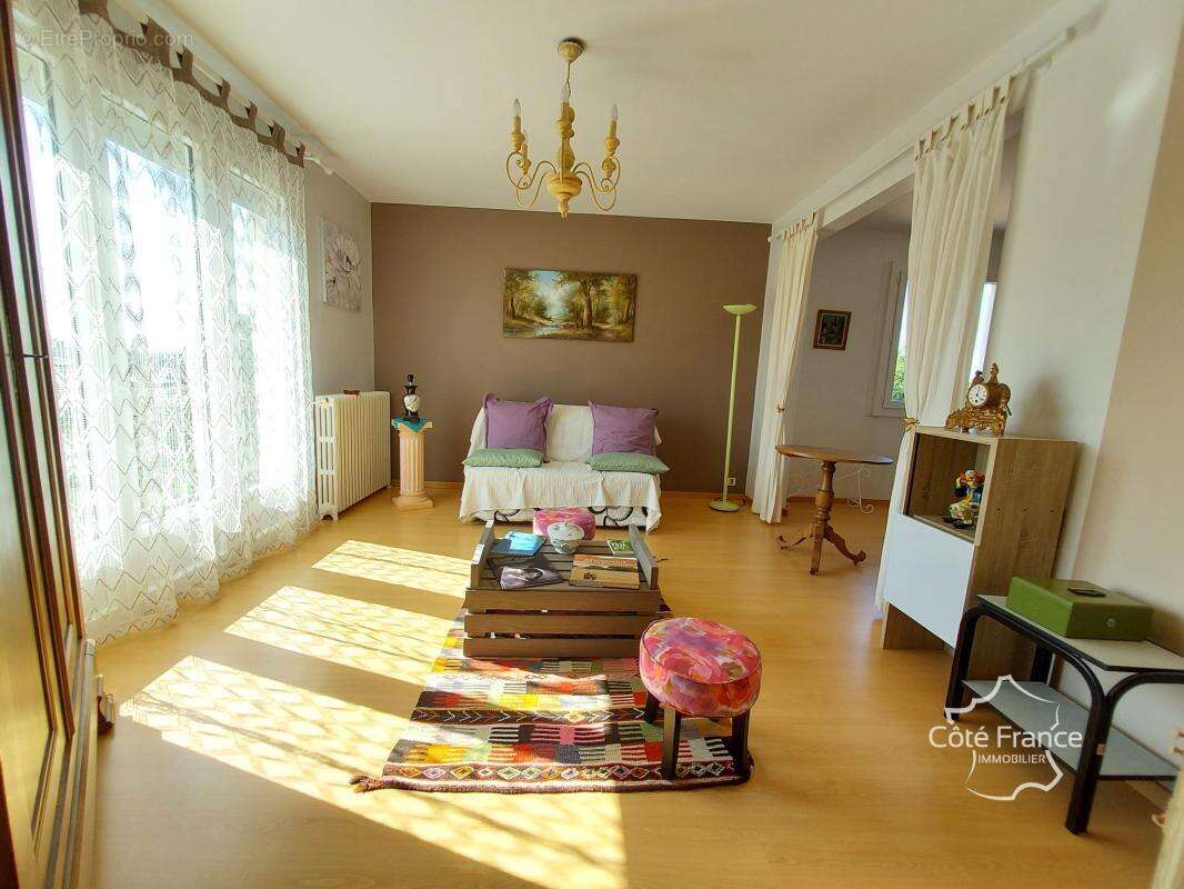 Maison à LAMOTHE-LANDERRON