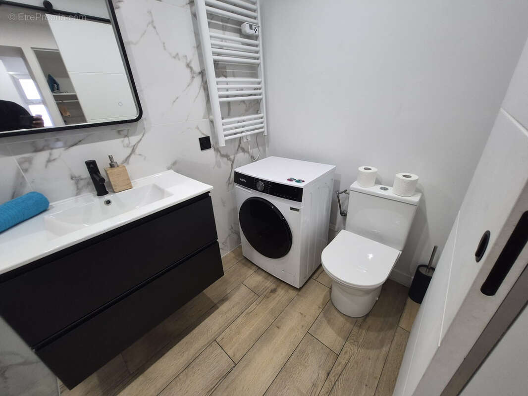 Appartement à VALLAURIS