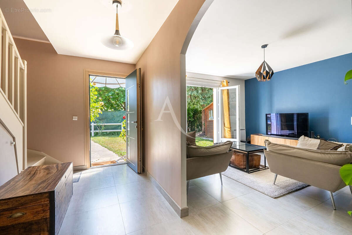 Maison Conflans 112m² habitables et 96 m² Carrez. - photo 5
