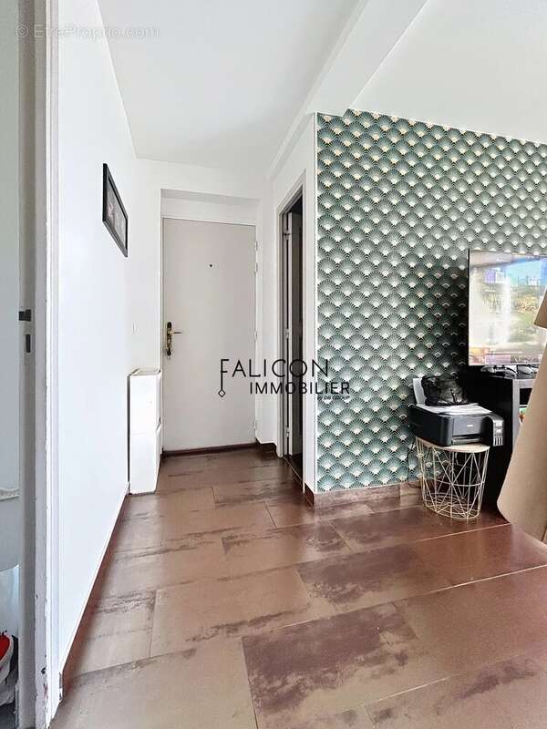 Appartement à FALICON