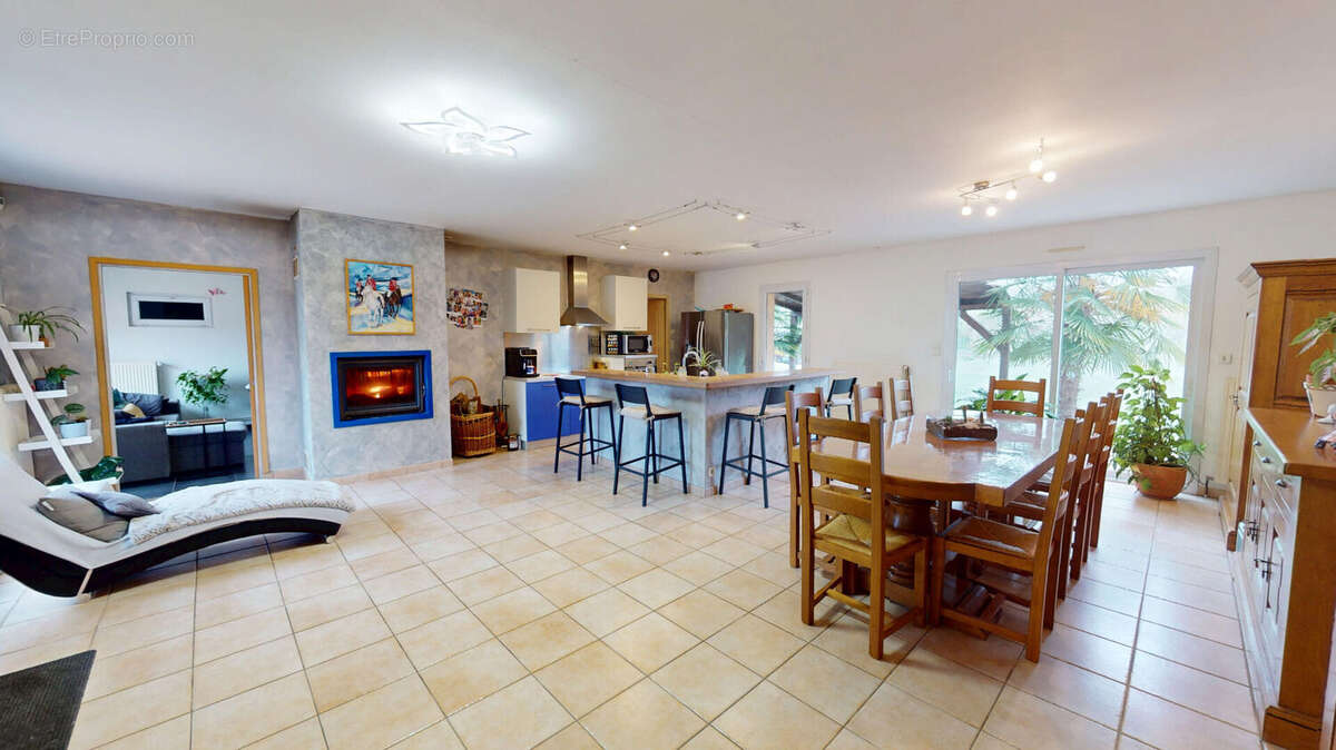 Maison à SAINT-DOULCHARD