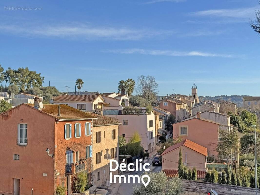 Appartement à LA ROQUETTE-SUR-SIAGNE