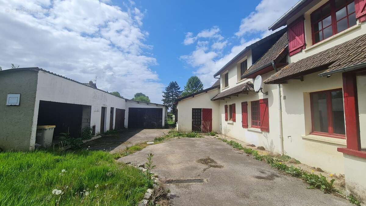 Maison 186 m² à Valines  - photo 3