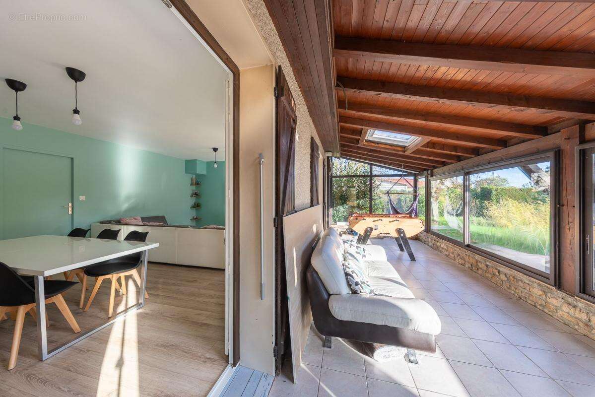 Maison à SAINT-MARTIN-BELLE-ROCHE