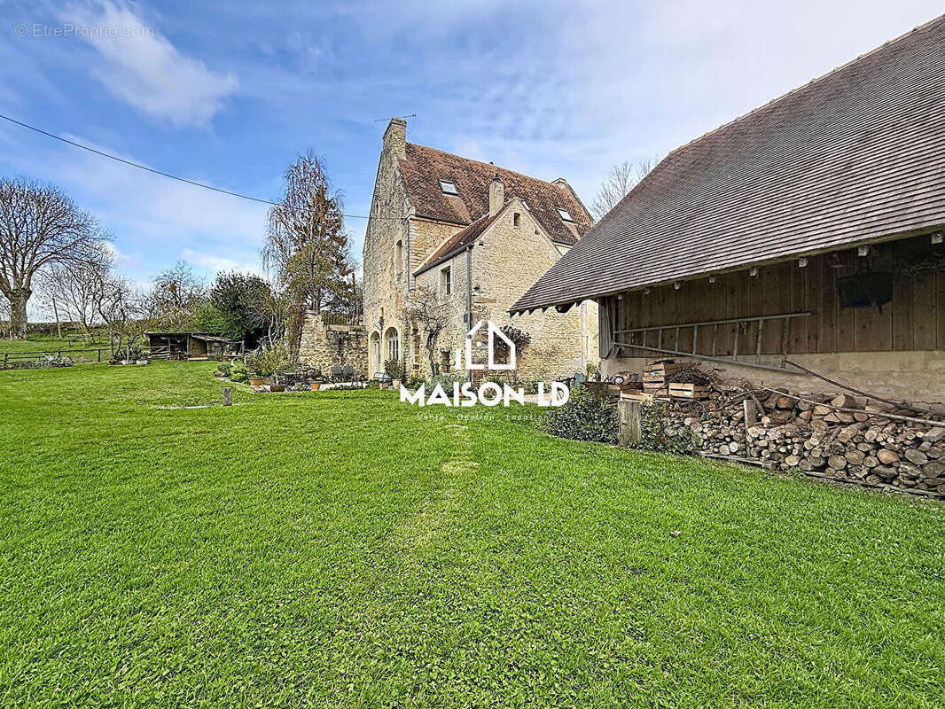 Maison à VERSAINVILLE