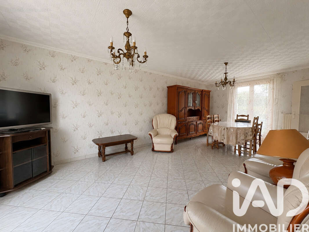 Photo 6 - Maison à MOISSY-CRAMAYEL